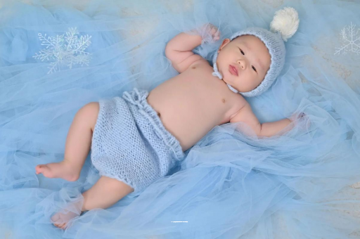 海宁宝宝睡迷糊了才肯吃奶 海宁宝宝睡迷糊了才肯吃奶